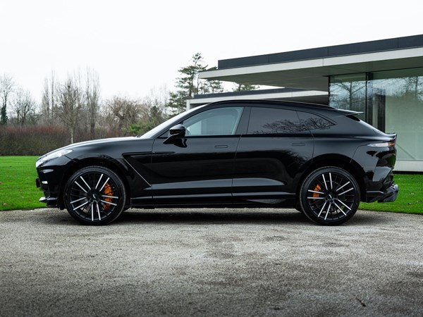 ASTON MARTIN DBX 707